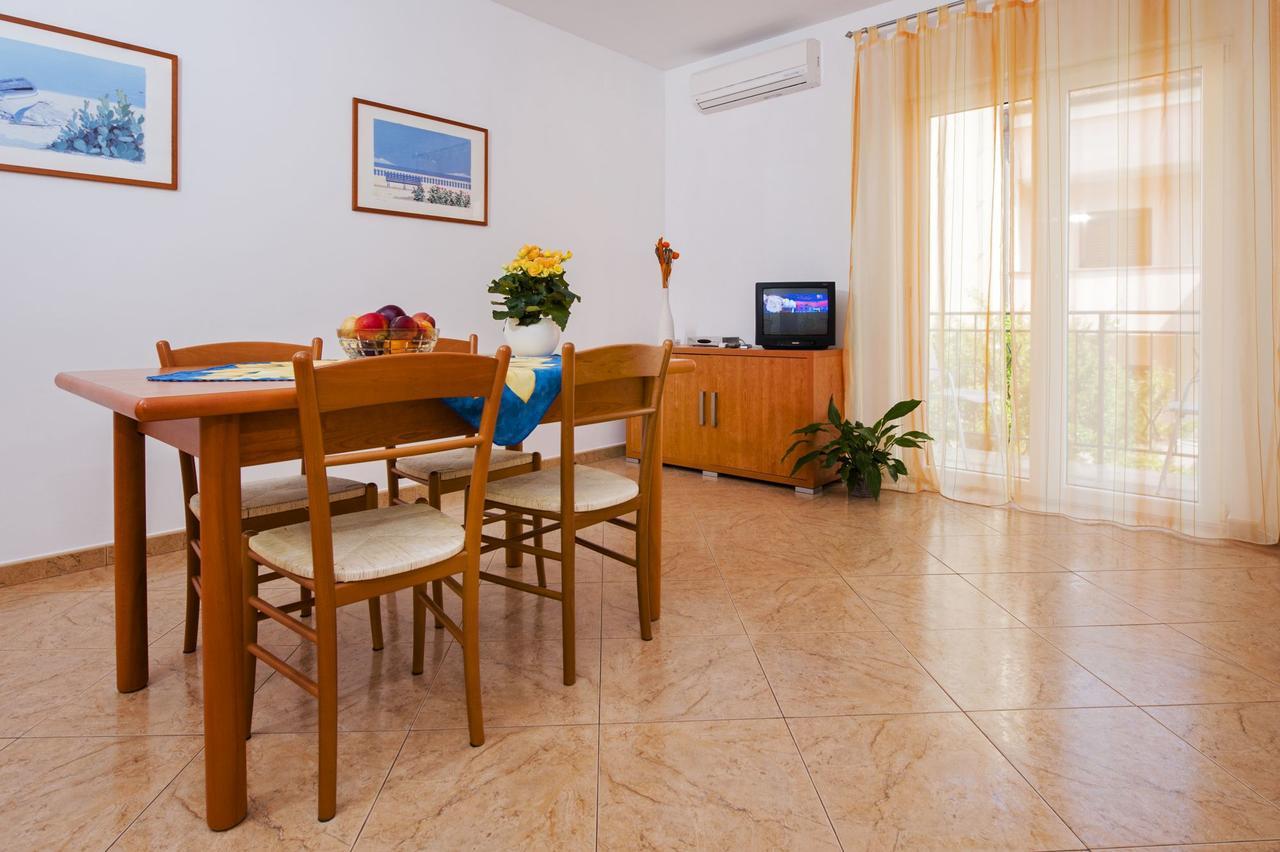 Apartments Bella Rovinj Exterior photo