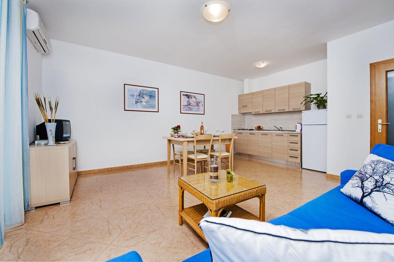 Apartments Bella Rovinj Exterior photo